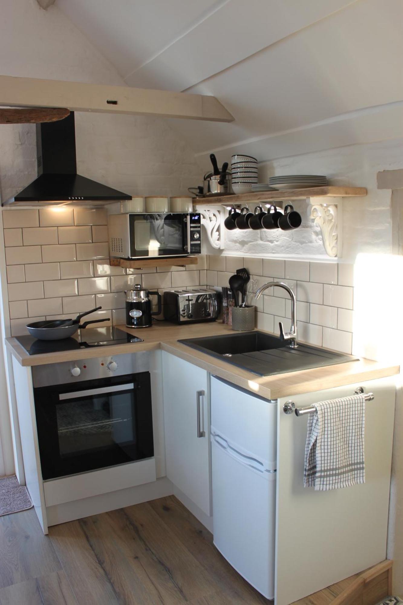 Beautiful Barn Conversion, 3 Bed, Hot Tub, Sauna, Gym, Enclosed Garden Ryde  Luaran gambar